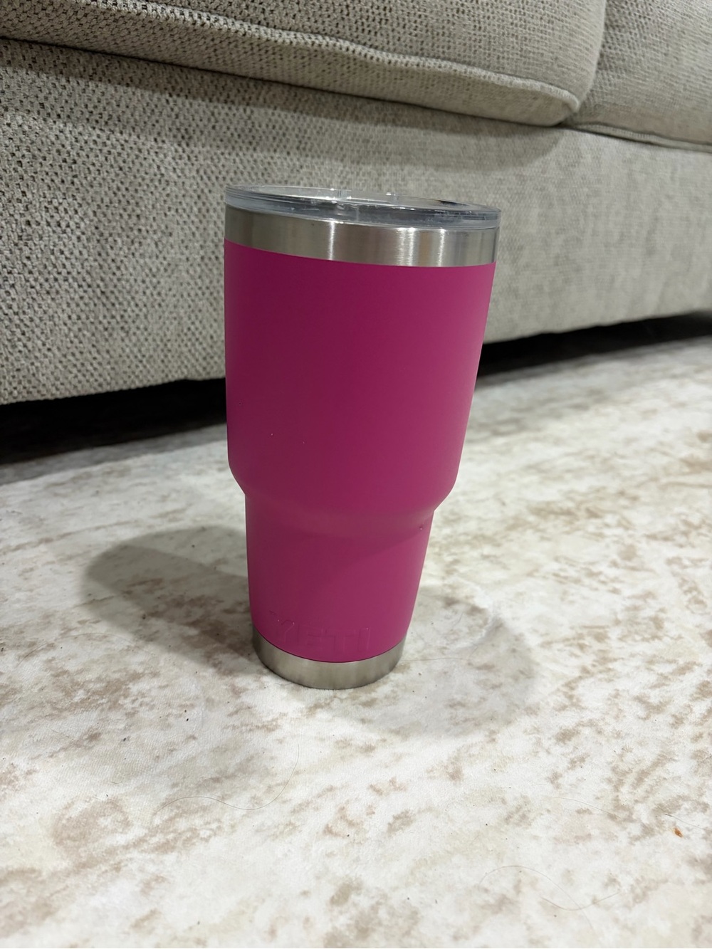 Yeti Rambler 30oz hot pink